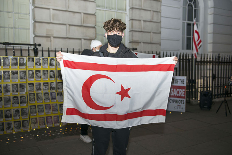 Londra’da ‘Kanlı Noel’in 58. yılı protestoyla anıldı