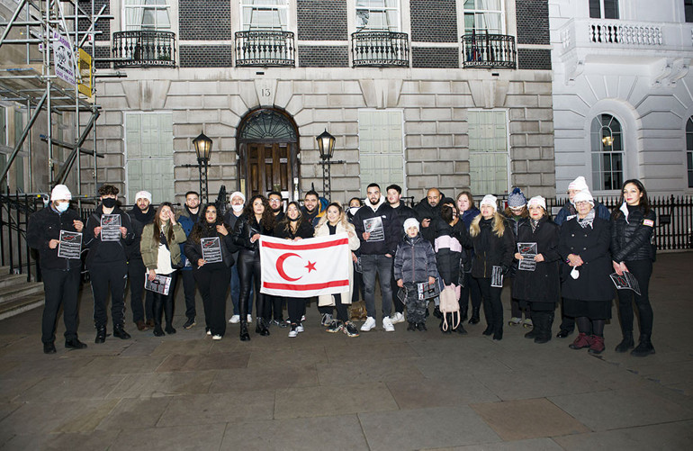 Londra’da ‘Kanlı Noel’in 58. yılı protestoyla anıldı