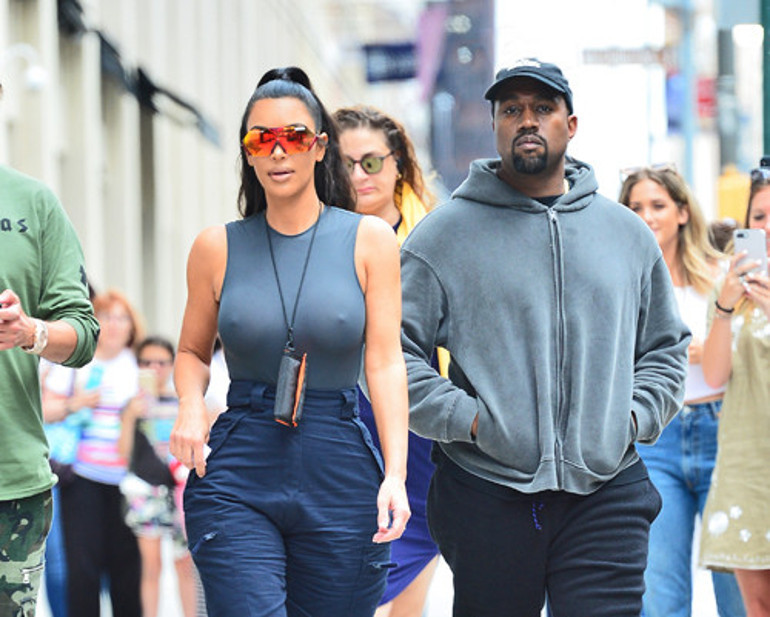 Kim Kardashian eski eşi Kanye Weste kıyamadı: Arkadaş grubu gibi geziyorlar