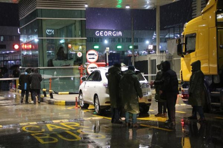 Kuyruğun ucu bucağı görünmüyor Harekete geçildi: İlave peronlar devrede
