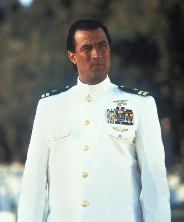 Kelly LeBrock, cinsel tacizle suçlanan eski eşi Steven Seagal hakkında konuştu: O adam için üzgünüm, çocukken çok zulmetmişler