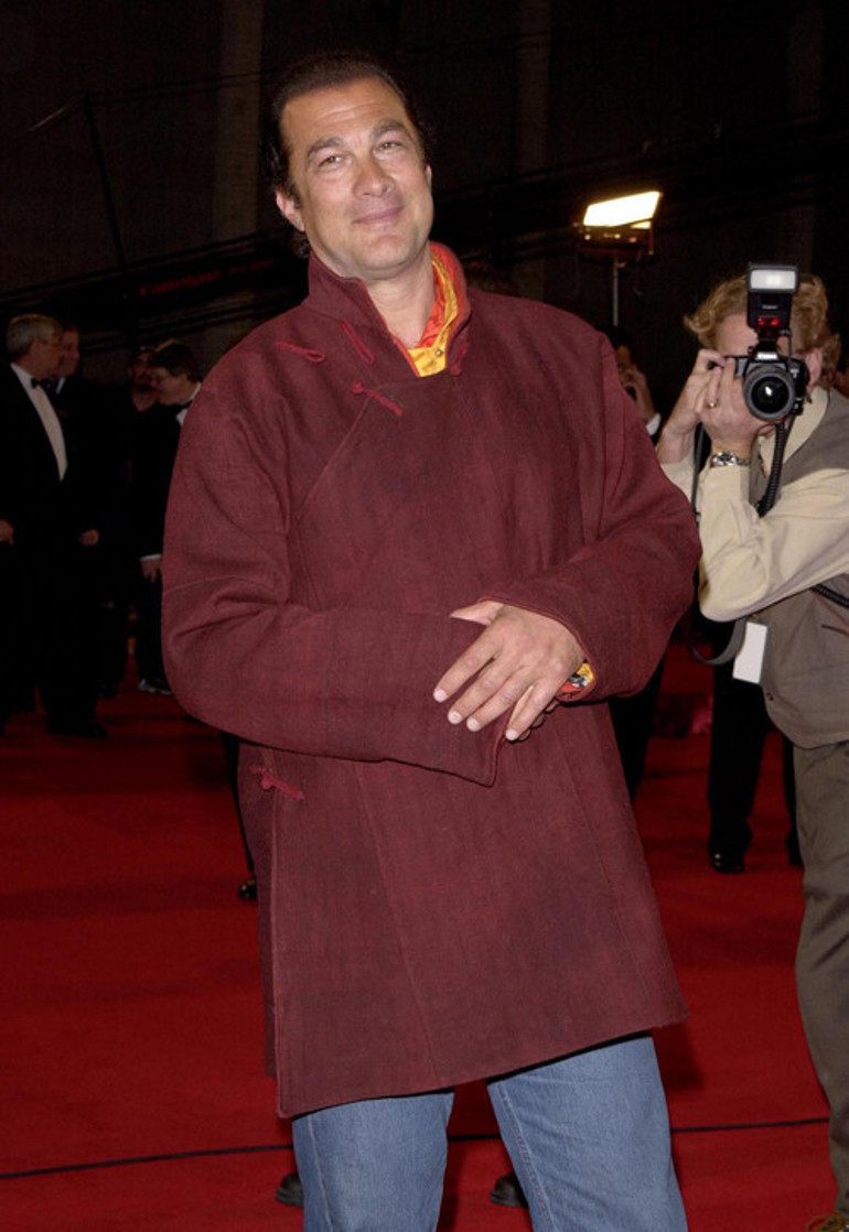 Kelly LeBrock, cinsel tacizle suçlanan eski eşi Steven Seagal hakkında konuştu: O adam için üzgünüm, çocukken çok zulmetmişler