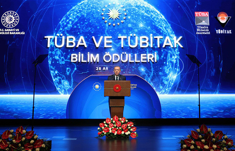 Son dakika... TÜBİTAK ve TÜBA Bilim Ödülleri Töreni... Cumhurbaşkanı Erdoğan: Tüm dünyaya seslenerek ‘Bizi izlemeye devam edin’ diyorum