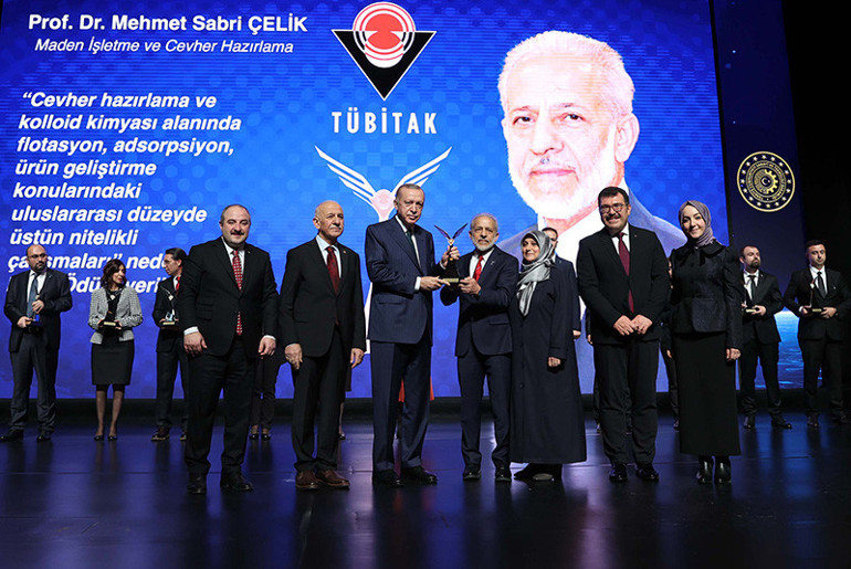 Son dakika... TÜBİTAK ve TÜBA Bilim Ödülleri Töreni... Cumhurbaşkanı Erdoğan: Tüm dünyaya seslenerek ‘Bizi izlemeye devam edin’ diyorum