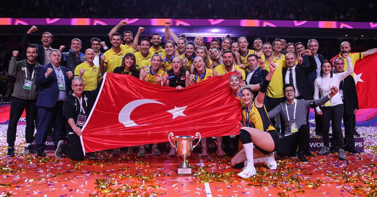 Salonda coşku sahada hüsran