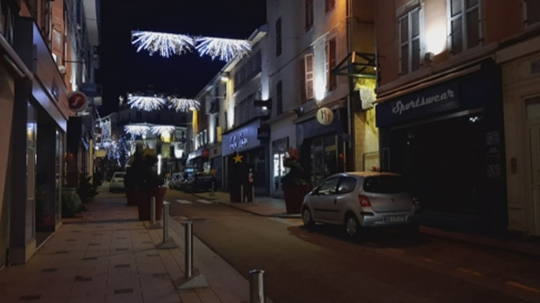 Avrupada iki farklı manzara Sıkı karantinalar ve yasakları umursamayanlar...