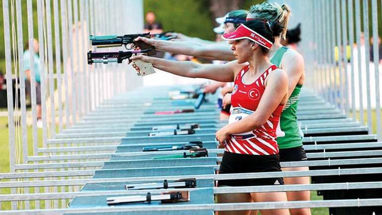 İpek Akşin: ‘5 branşta kendimi 5 farklı insan gibi hissediyorum’