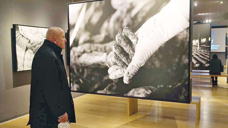 İnsan safarisinin yapıldığı o tepede...