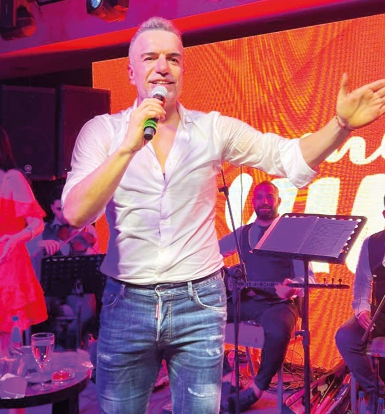 Oğulcan Engin sevgilisi Miray Daneri ailesiyle tanıştırdı