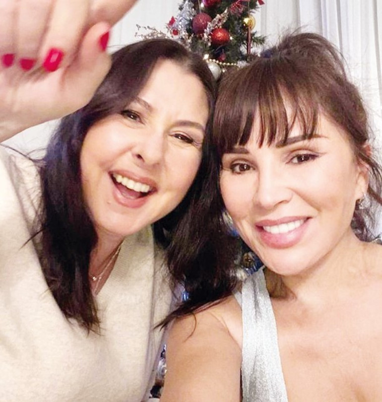 Pınar Altuğ paylaştı yorum Demet Akalından geldi