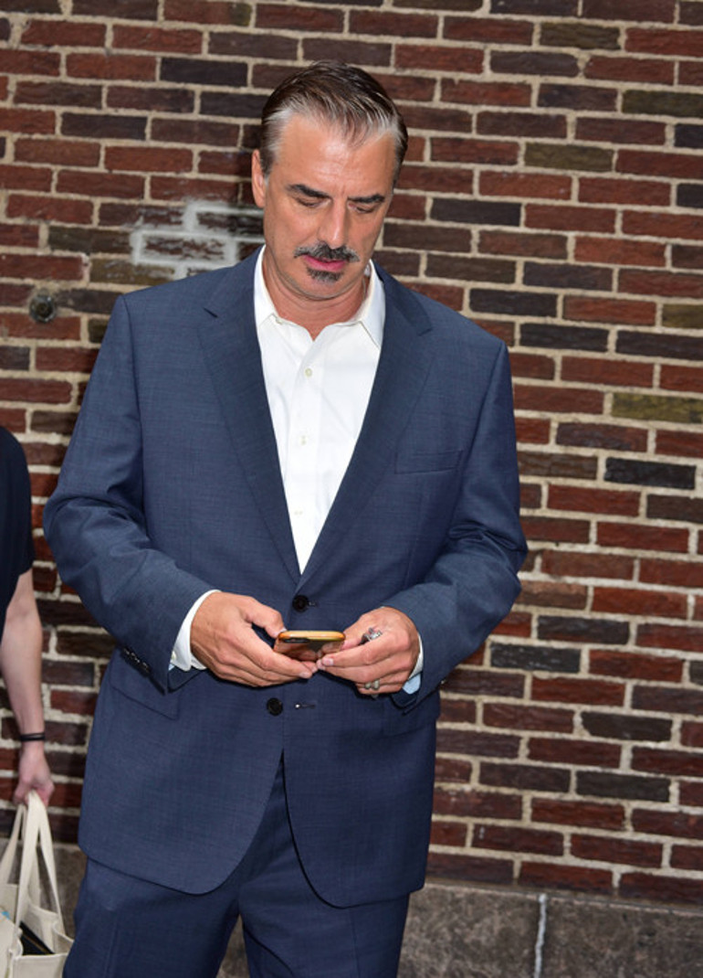 Taciz iddiaları kariyerini bir kez daha salladı: Çareyi, küllerini köprüden savurmakta buldular