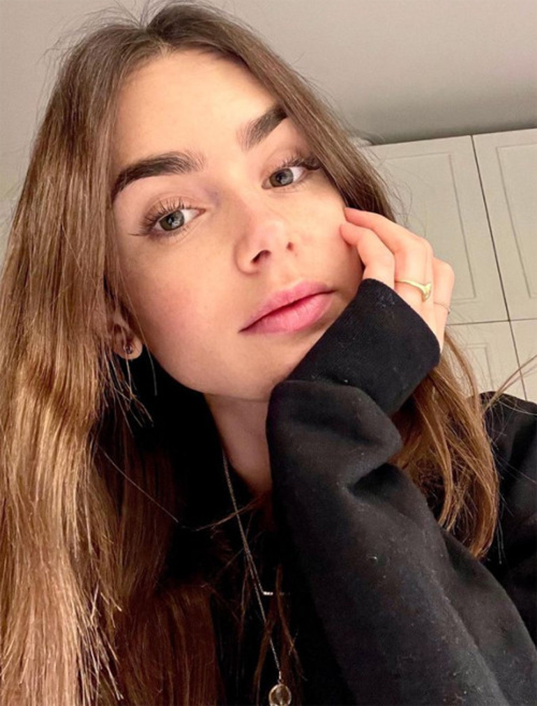 Yıllar sonra anlattı: Prens Charlesın kafasına oyuncak telefon fırlatmış