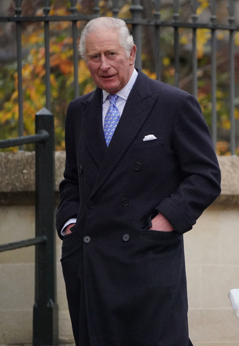 Yıllar sonra anlattı: Prens Charlesın kafasına oyuncak telefon fırlatmış