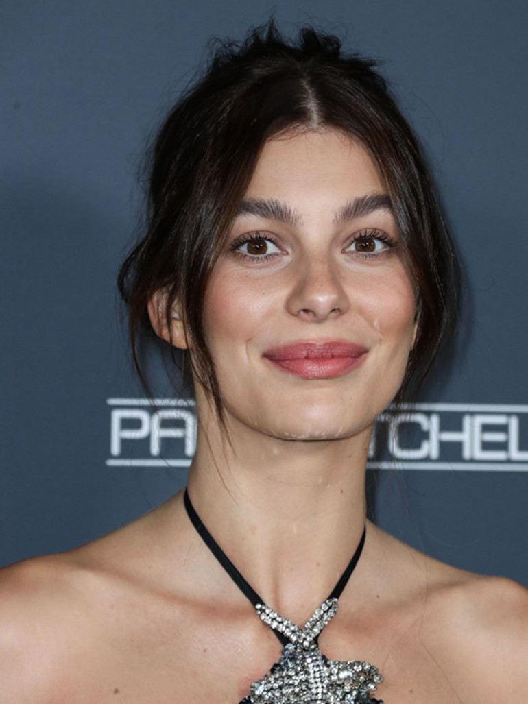 Dalgalar arasında aşka geldiler: Ünlü çift yeni yılın ilk tatilinde