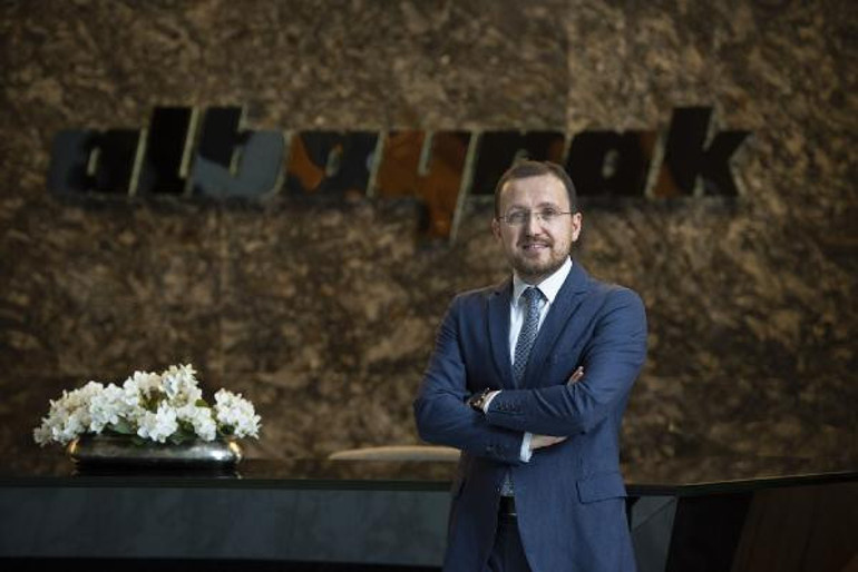 Braille alfabesiyle hazırlanan dergi, görme engelli çocuklarla buluştu