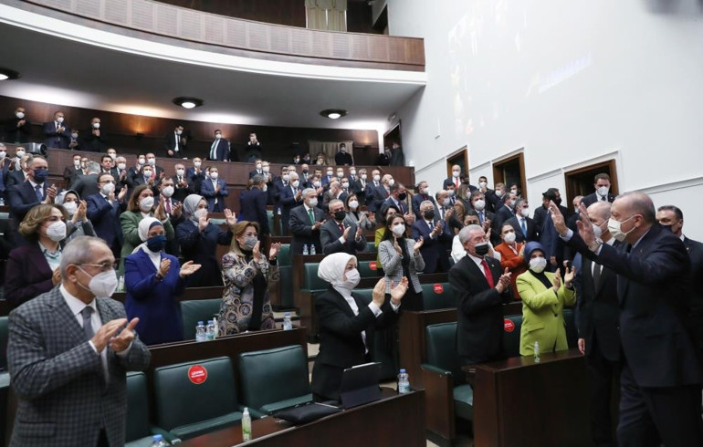 Son dakika... HDPli vekilin teröristle fotoğrafı Cumhurbaşkanı Erdoğan: Parlamentomuzda bu tür birilerini görmek istemiyoruz