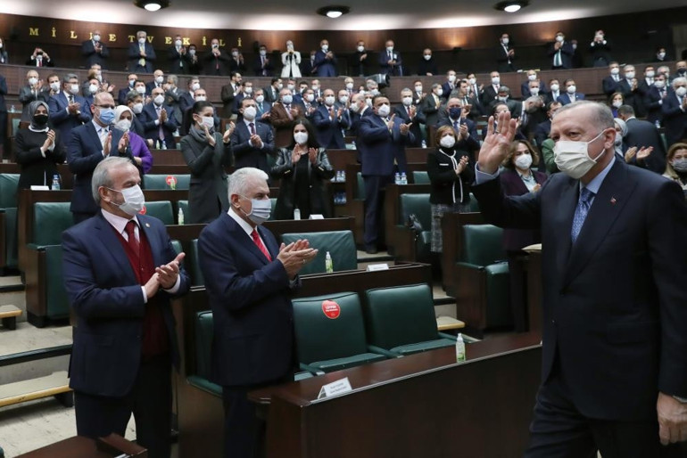 Son dakika... HDPli vekilin teröristle fotoğrafı Cumhurbaşkanı Erdoğan: Parlamentomuzda bu tür birilerini görmek istemiyoruz
