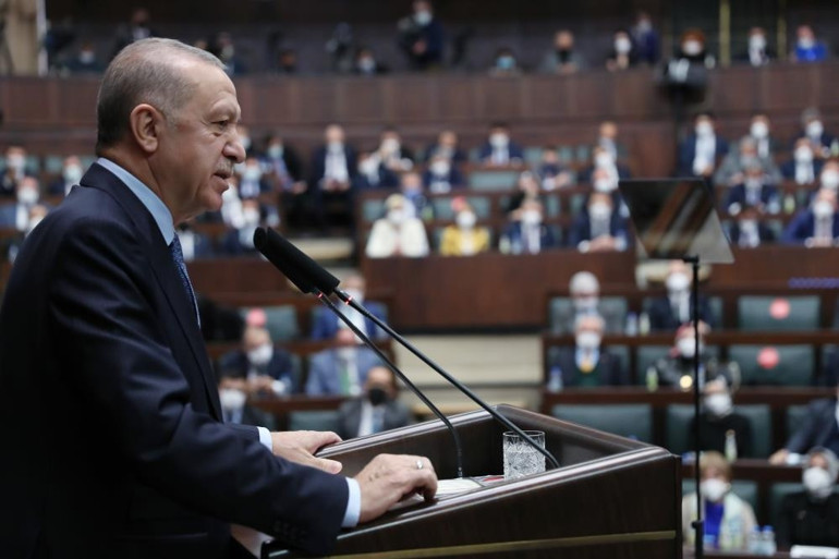 Son dakika... HDPli vekilin teröristle fotoğrafı Cumhurbaşkanı Erdoğan: Parlamentomuzda bu tür birilerini görmek istemiyoruz