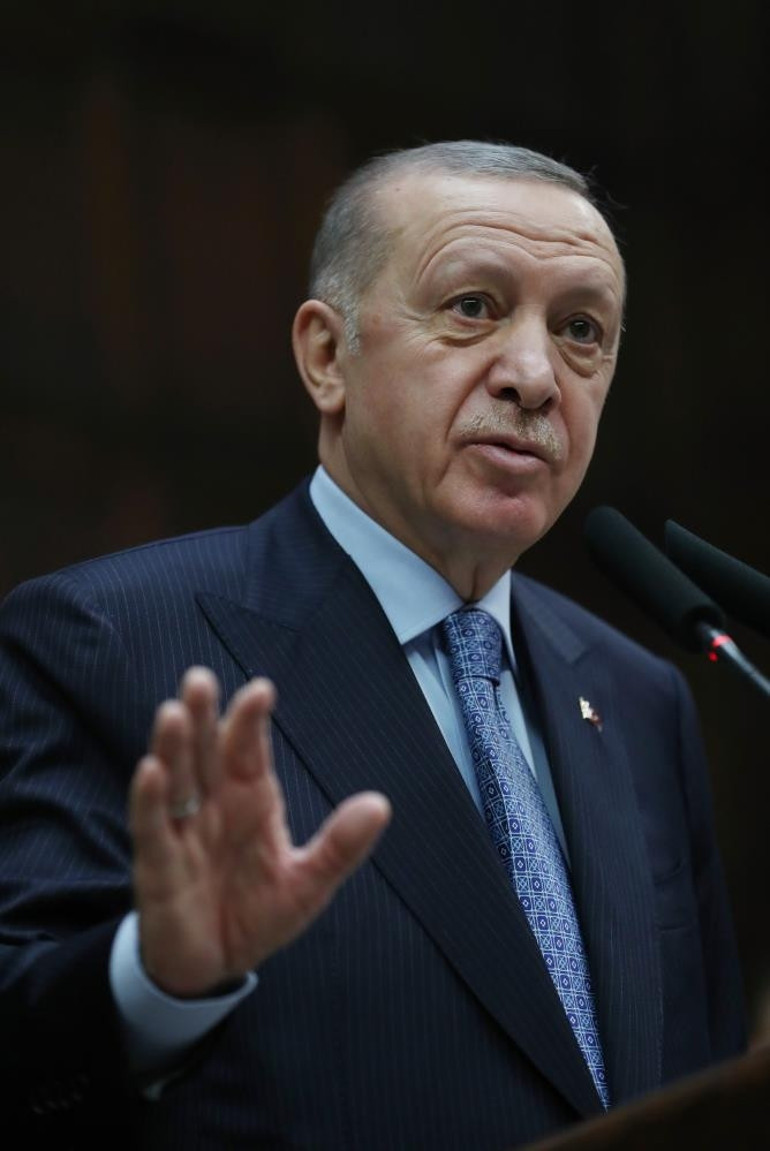Son dakika... HDPli vekilin teröristle fotoğrafı Cumhurbaşkanı Erdoğan: Parlamentomuzda bu tür birilerini görmek istemiyoruz
