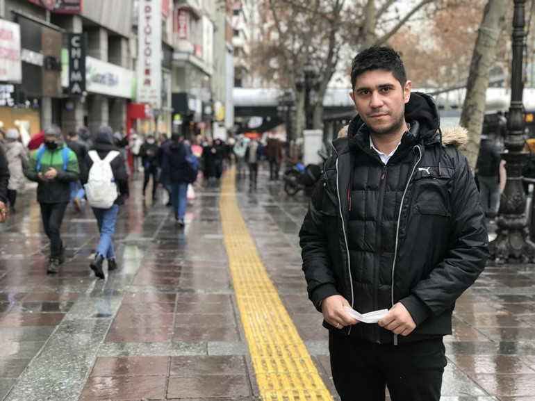 Kaldırımdaki sarı tehlike