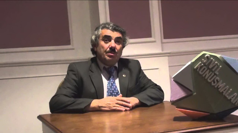 Kaldırımdaki sarı tehlike