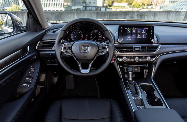 Konfor, sportif tasarım ve güçlü donanım Honda Accord yeniden Türkiye yollarında