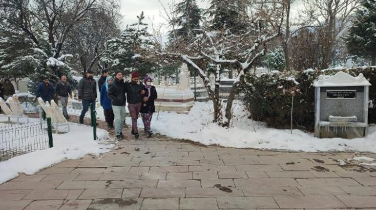 Dayısının döverek öldürdüğü öne sürülen minik Ayşenur toprağa verildi