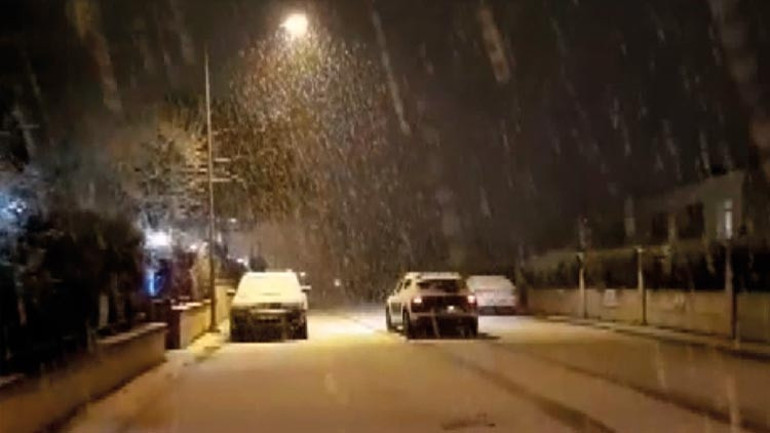 Meteoroloji uyarmıştı... İstanbul beyaza büründü