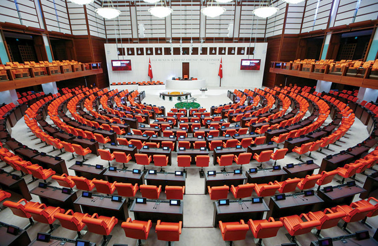 Kısa çöpü çeken en sona otursun