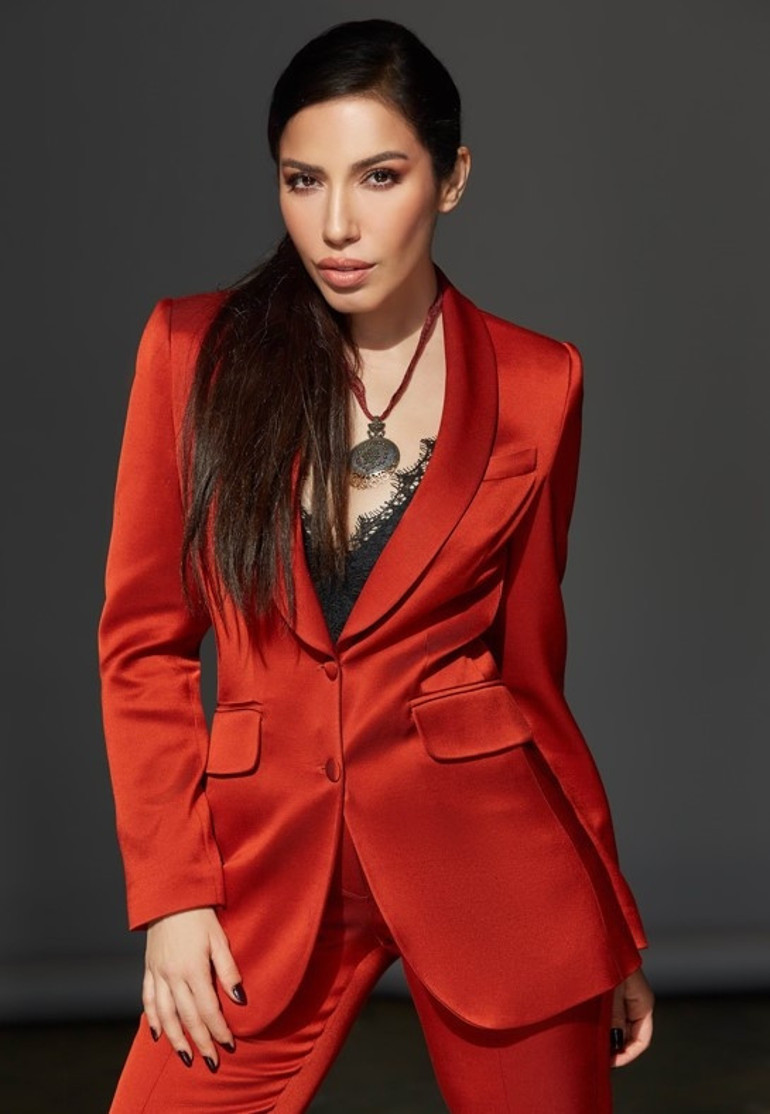 Burcu Güneşten müzik dünyasını karıştıracak açıklama: Ses teşhirim hepsine bin basar