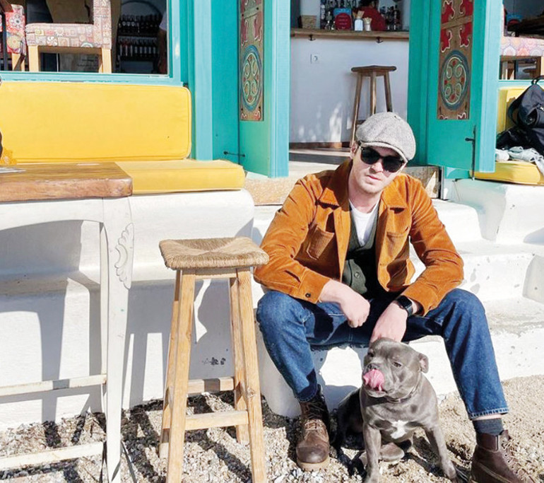 Serdar Ortaç’ın sarışınlarla derdi