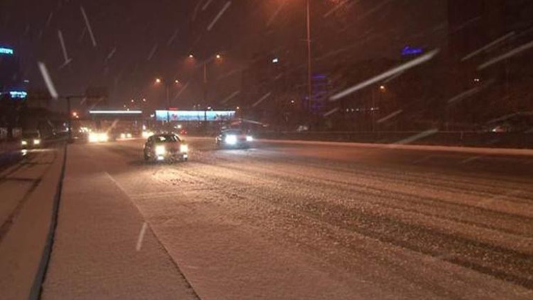 Meteoroloji uyarmıştı... İstanbul beyaza büründü