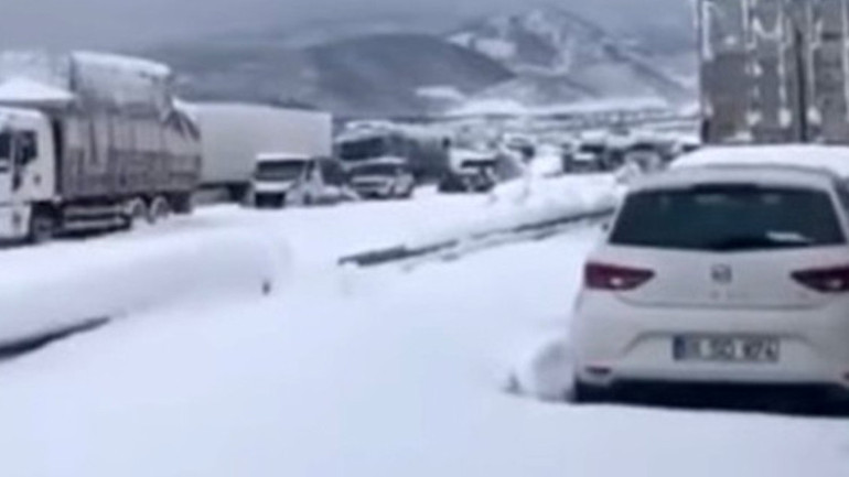Son dakika... Türkiye kara teslim Mardinde zincirleme kaza... İşte il il son durum