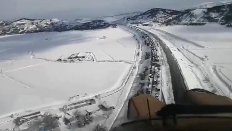 Son dakika: Gaziantepte yoğun kar Tarsus-Adana-Gaziantep karayolunda trafik durdu: 2 bin 900e yakın kişi kurtarıldı