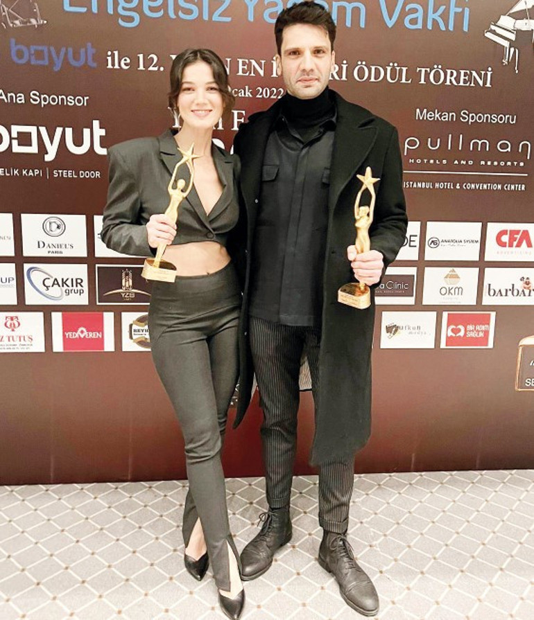 Yılın En İyileri Ödülleri sahiplerini buldu... Kanal Dye ödül yağmuru