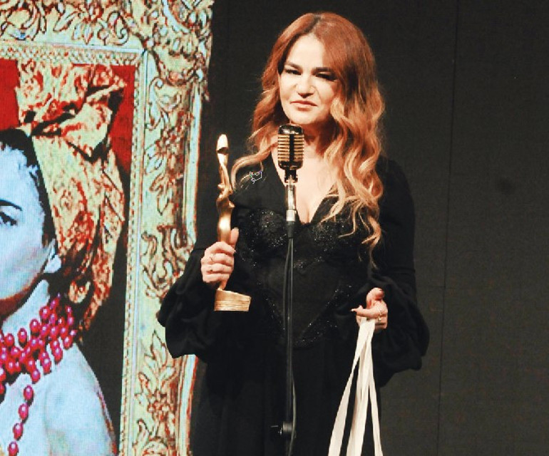 Yılın En İyileri Ödülleri sahiplerini buldu... Kanal Dye ödül yağmuru