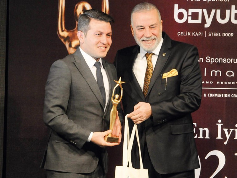 Yılın En İyileri Ödülleri sahiplerini buldu... Kanal Dye ödül yağmuru