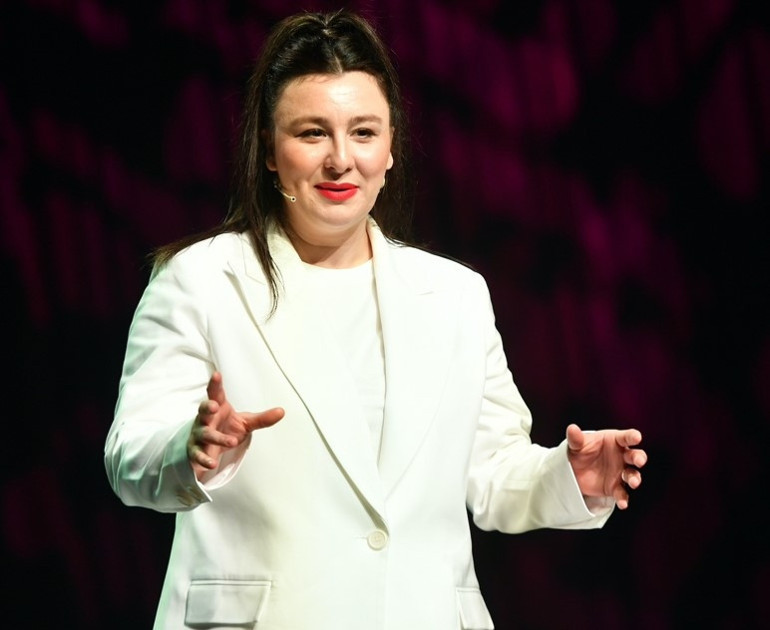Camdaki Kızın Nalanı Burcu Biricik: Garsonluk yaptım
