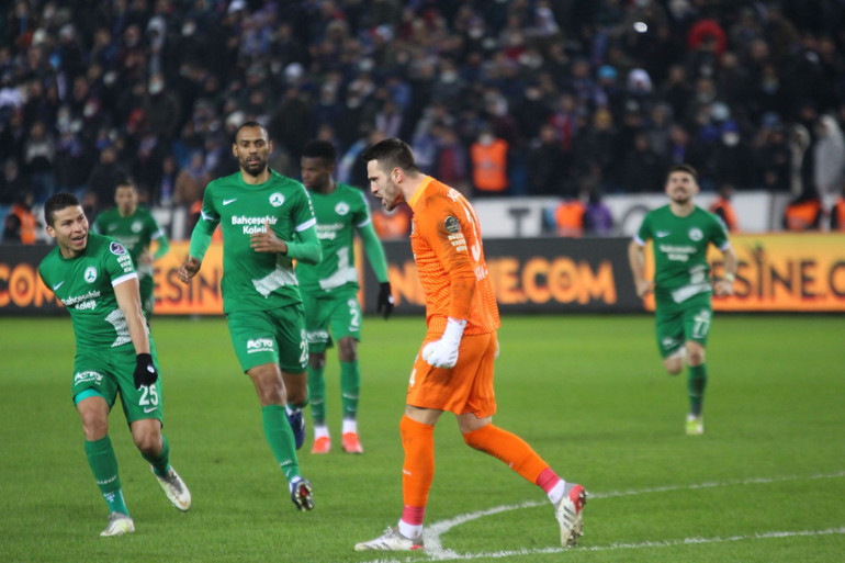 Galatasarayda büyük pişmanlık Kiralık giden oyuncular şov yapıyor...