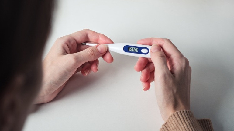 Kaç derece ateş yüksek Vücut sıcaklığı etkili bir Covid-19 göstergesi mi