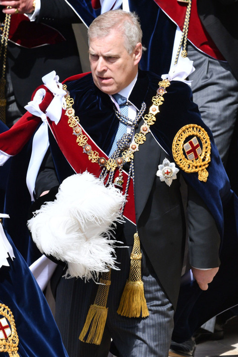 Tacizle suçlanan Prens Andrewnun eski çalışanı anlattı: Gece, oyuncak ayıları ile uyuyordu