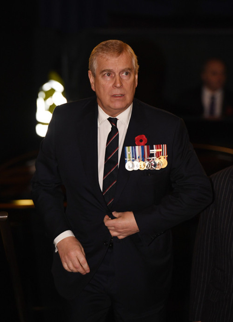 Tacizle suçlanan Prens Andrewnun eski çalışanı anlattı: Gece, oyuncak ayıları ile uyuyordu