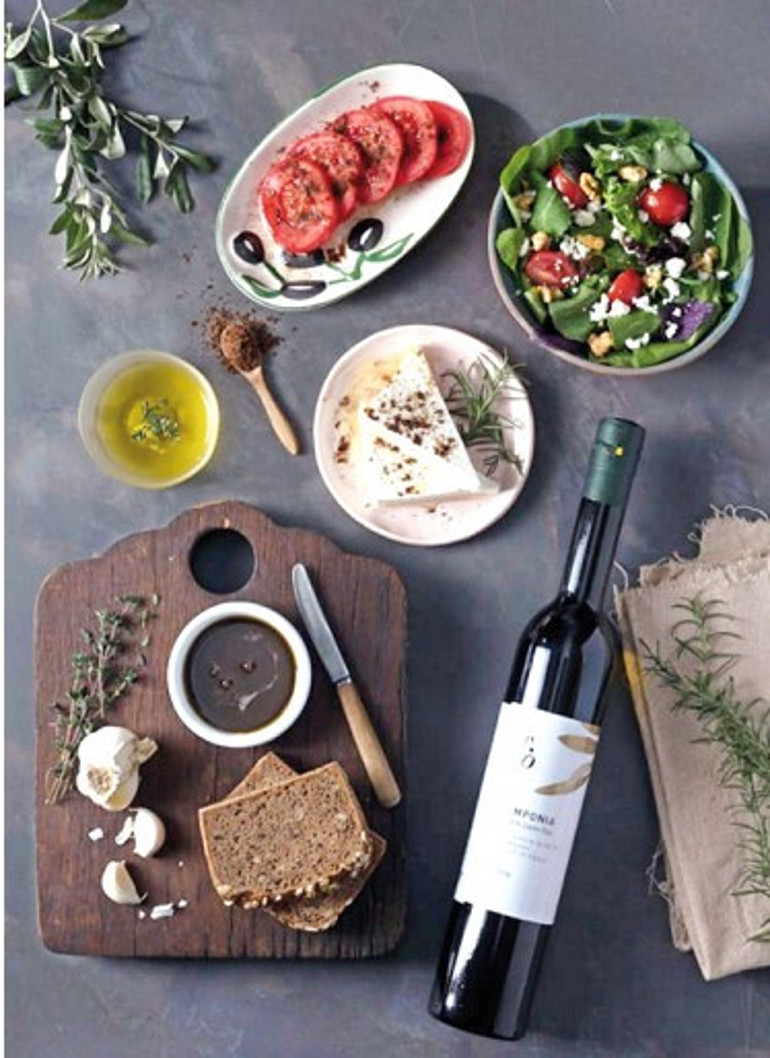 Zeytin ağacının dallarında hayata yeniden tutundu