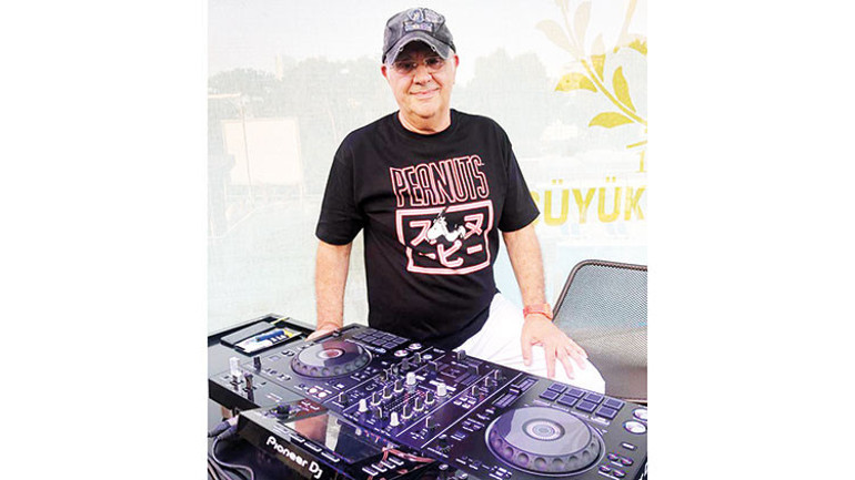 ‘Eğlenmeye para vermiyor, para alıp eğleniyorlar’