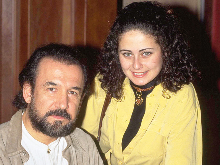Esra Akkaya: ‘Şirin’ ile bitmeyen  bir ünlülüğüm oldu