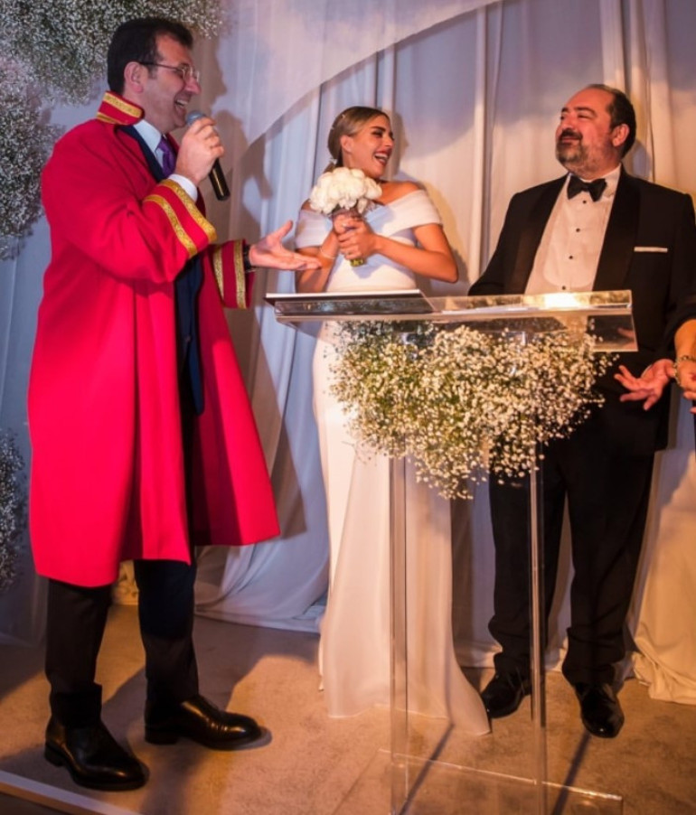 Boğazda sessiz nikah Nevzat Aydın ve Zeynep Zenel evlendi...