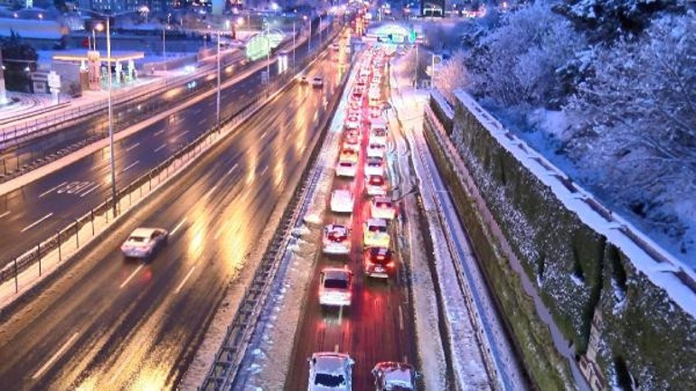 Son dakika... İstanbul’da kar THY duyurdu: Uçuşlar başladı