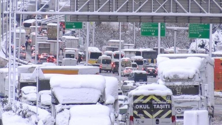 Son dakika... İstanbul’da kar THY duyurdu: Uçuşlar başladı
