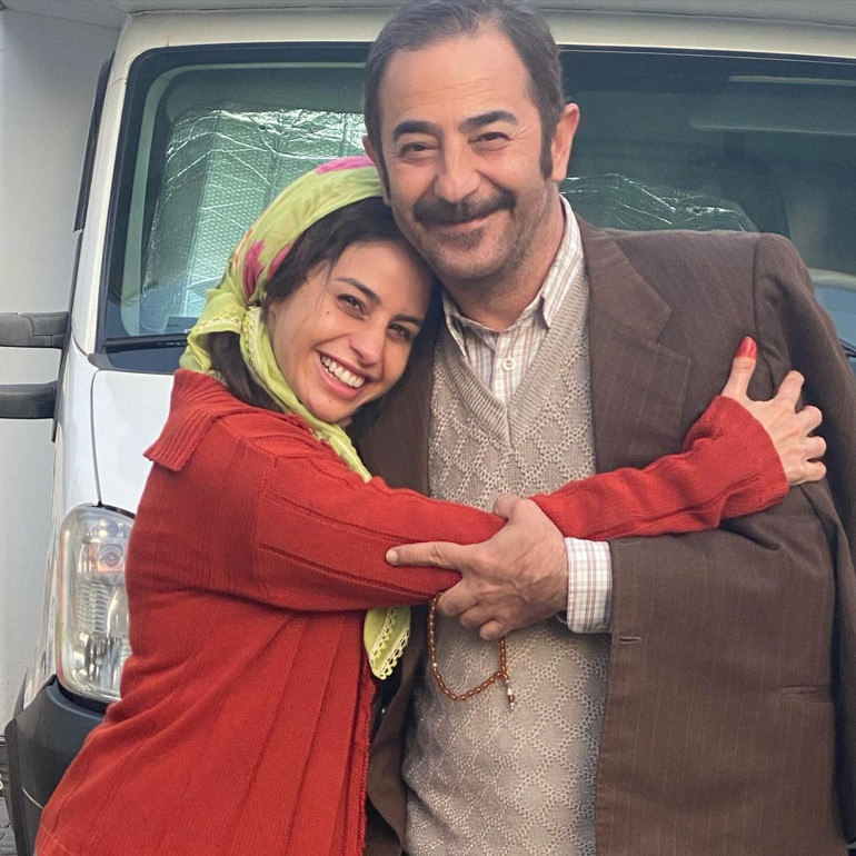 Ayberk Pekcanın vefatı sanat dünyasını yasa boğdu: Canım abim... Gözyaşlarımı tutamıyorum