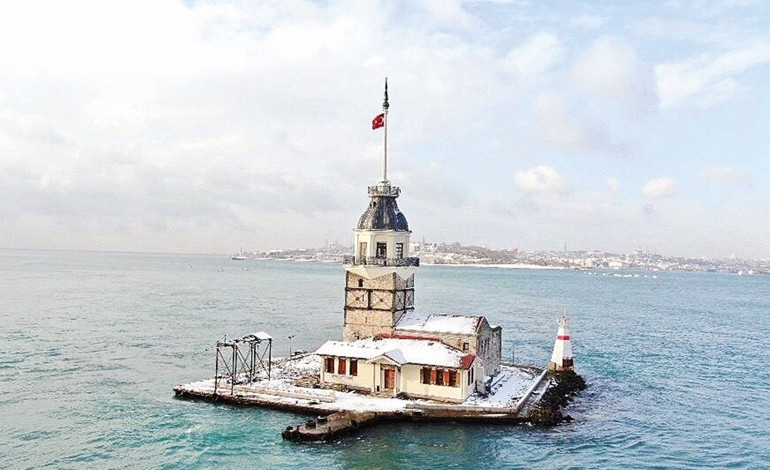 Şiirini severim ama...